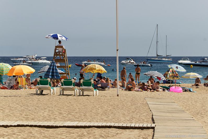 Facilities at Playa de Castell